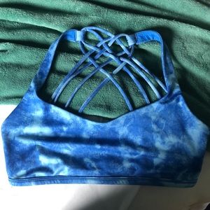 Lululemon 🍋 Tie Die Blue Free to Be Sports Bra
